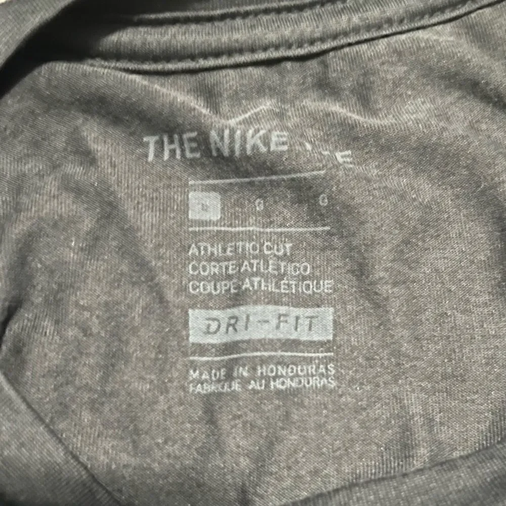 Nike - athletic - dri fit - shirt - L
